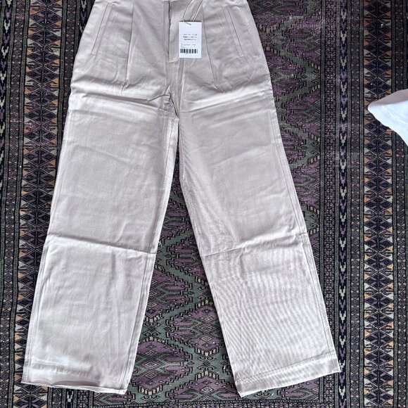 NWT Everlane Women's Draper Pleated Pant in Buttersmooth in Sandstone, Size 2 - Picture 4 of 6